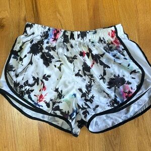 Nike Women's running shorts. Lined. Size L